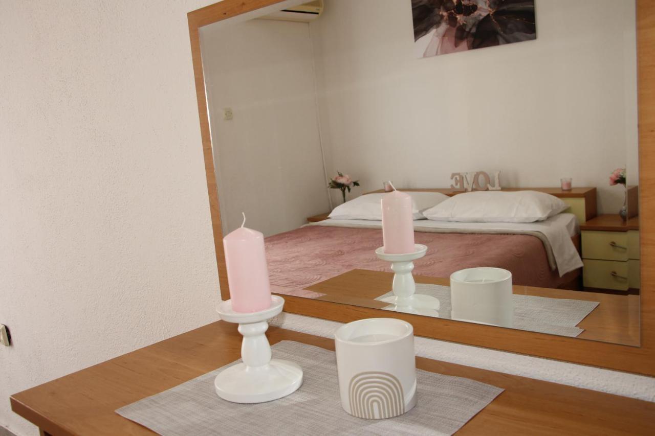 Motel "Tri Lovca" Книн Екстер'єр фото
